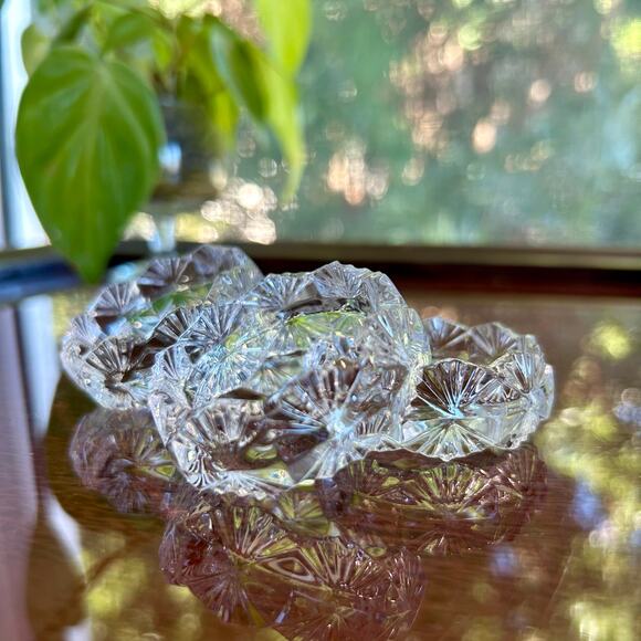 Vintage Clear Crystal Daisy & Button Design Napkin Rings Set of 4 - Picture 5 of 15